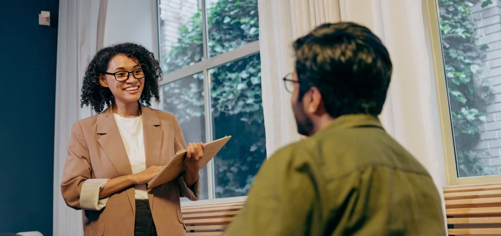 Advisor speaking to client